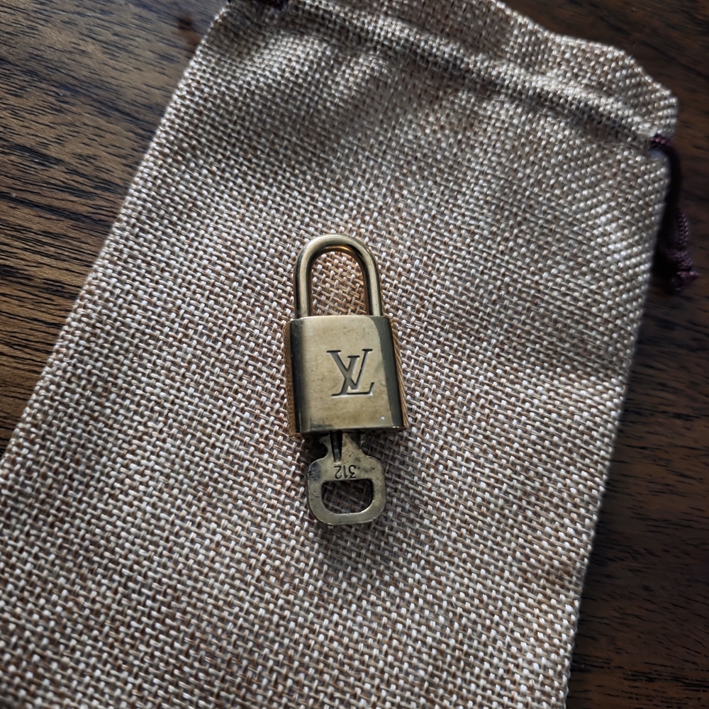 Louis Vuitton Luxurious Gold Padlock with Key - #312